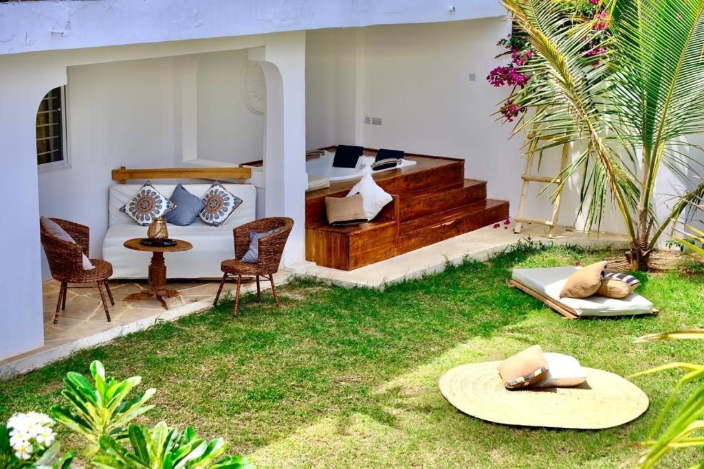 Antares * Kiwengwa (Zanzibar)