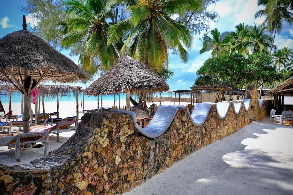 Antares * Kiwengwa (Zanzibar)